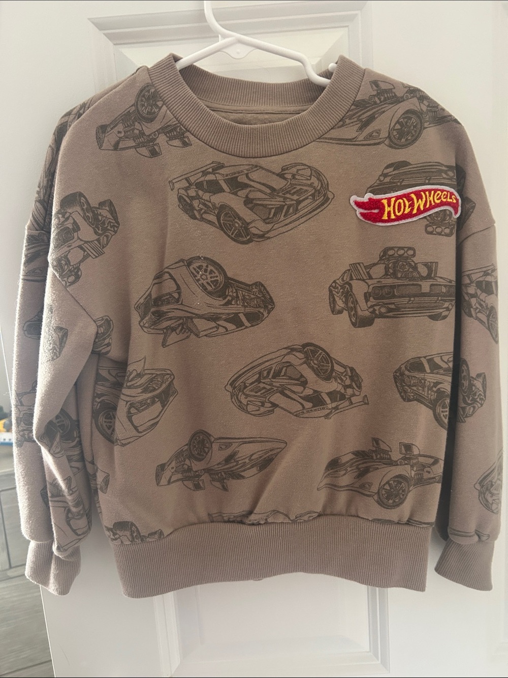 Mattel Hot Wheels Taupe Crewneck Sweatshirt with Car Print Patch
